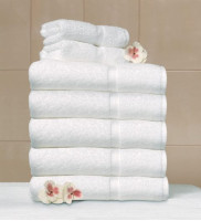 Suite Touch™ Premium Towels by 1888 MILLS